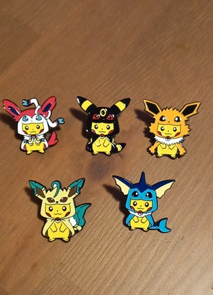Lot 5 pin's Pikachu, marque: Pokémon, état: Neuf sans étiquette, 12,90 €, 14,25 € Protection acheteurs incluse