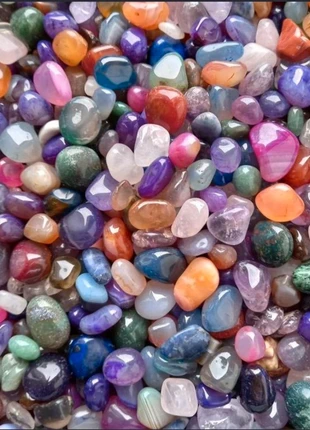 Set van 100 stuks edelsteentjes / edelstenen natuursteen mineralen verzameling stenen, état: Neuf sans étiquette, 10,00 €, 11,20 € Protection acheteurs incluse