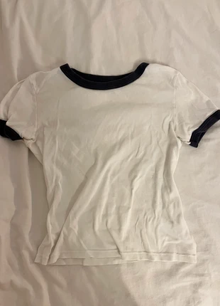 T-shirt brandy Melville, marque: Brandy Melville, état: Bon état, taille: Taille unique, 6,00 €, 7,00 € Protection acheteurs incluse