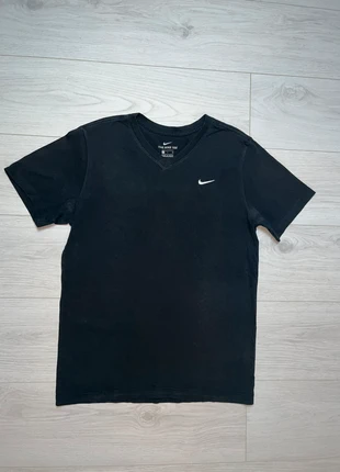 T-shirt Nike noir S logo blanc brodé, marque: Nike, état: Bon état, taille: S, 8,99 €, 10,14 € Protection acheteurs incluse