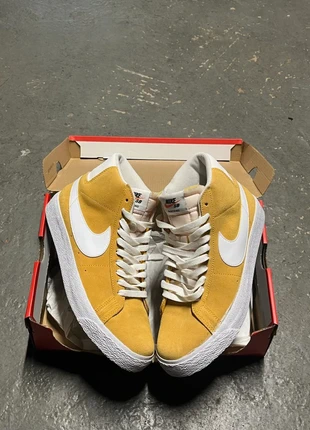 Nike Blazer Mid SB University Gold - 42 - Très bon état - 8,5US - Nike Zoom - Suède - 2021, marque: Nike, état: Très bon état, taille: 42, 90,00 €, 95,20 € Protection acheteurs incluse