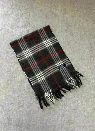 Écharpe Burberry gris foncés, marca: Burberry, estado: Muy bueno, 45,00 €, 47,95 € Protección al comprador Pro incluida