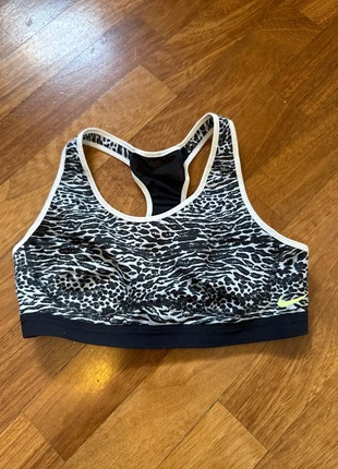 Top allenamento animalier Nike, marque: Nike, état: Très bon état, taille: S, 13,00 €, 14,35 € Protection acheteurs incluse