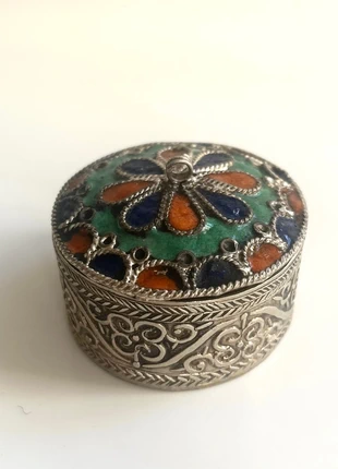 Vintage Design Collection, brand: vintage design, condition: Good, €15.00, €16.45 includes Buyer Protection