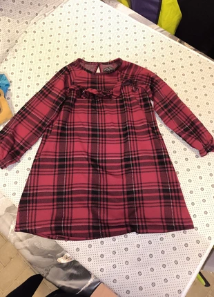 Karokleid, merk: Pocopiano, staat: Heel goed, maat: 5 jaar / 110 cm, € 3,00, € 3,85 inclusief Kopersbescherming