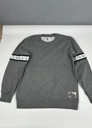 Sweat Calvin Klein gris, brand: Calvin Klein, condition: Very good, size: M, €11.70, €12.99 includes Buyer Protection Pro