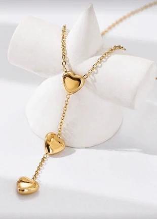 Magnifique collier 3 cœurs dorés inoxydable, zustand: Sehr gut, 15,00 €, 16,45 € beinhaltet Vinted-Käuferschutz Pro