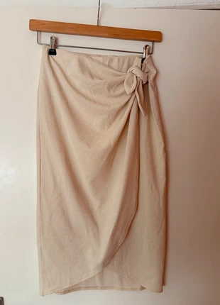 Wikkelrok crème H&M, merk: H&M, staat: Nieuw zonder prijskaartje, maat: M / 38 / 10, € 7,50, € 8,58 inclusief Kopersbescherming