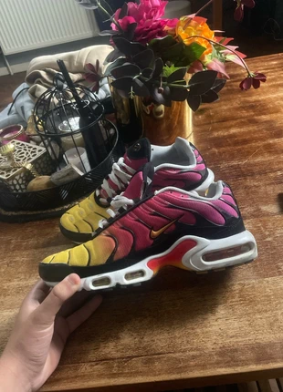 nike tn raimbow, marca: Nike, estado: Muito bom, tamanho: 39, €40.00, €42.70 inclui Proteção do Comprador