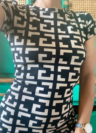 Mini robe à motif graphique, état: Très bon état, taille: S / 36 / 8, 8,00 €, 9,10 € Protection acheteurs incluse