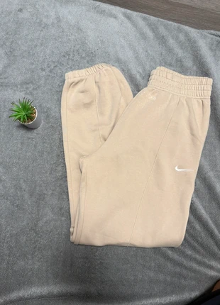 Jogging Nike beige taupe – taille S, marque: Nike, état: Très bon état, taille: S / 36 / 8, 15,00 €, 16,45 € Protection acheteurs incluse