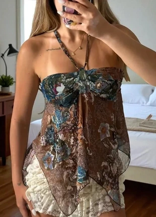 Blouse marron fleurie col pendentif + nœud dos - S, marque: Ella, état: Très bon état, taille: S / 36 / 8, 25,00 €, 26,95 € Protection acheteurs incluse