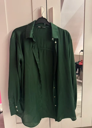 chemise zara satin vert sapin, marque: Zara, état: Bon état, taille: M / 38 / 10, 5,00 €, 5,95 € Protection acheteurs incluse