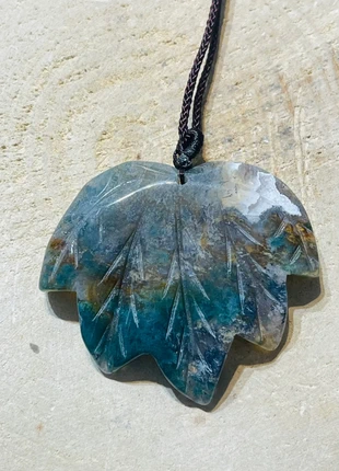 Pendentif feuille en agate indienne et son cordon., marke: pendentif feuille agate indienne, zustand: Neu, 10,00 €, 11,20 € beinhaltet Vinted-Käuferschutz Pro