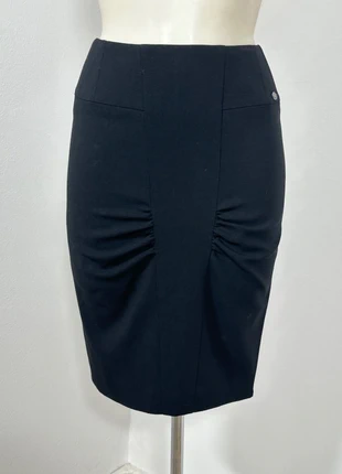 Gonna al ginocchio in lana nera Chanel, brand: Chanel, condizioni: Ottime, taglia: S / IT 40 / EU 36, €145.00, €152.95 include la Protezione acquisti Pro