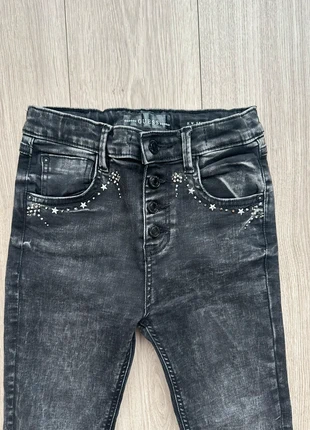 Jean slim noir Guess enfant, marque: GUESS, état: Très bon état, taille: 10 ans / 140 cm, 11,00 €, 12,25 € Protection acheteurs incluse