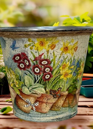 Maceta metal craqueada con macetas en decoupage ( Alto 12cmx Ancho 14cm), état: Très bon état, 7,00 €, 8,05 € Protection acheteurs incluse