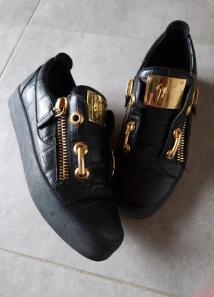 Leather sneakers, brand: Giuseppe Zanotti, condizioni: Ottime, taglia: 42,5, €45.00, €47.95 include la Protezione acquisti