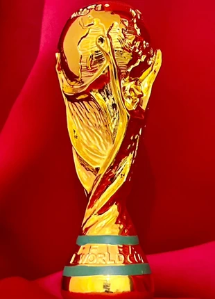 🏆 FIFA World Cup trophée OR collection Coupe du Monde football decoration souvenir sport, marke: FIFA, zustand: Neu, 30,00 €, 32,20 € inklusive Vinted-Käuferschutz