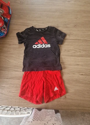 Ensemble garçon 👦 Adidas 2_3 ans, brand: adidas, condizioni: Buone, taglia: 3 anni / 98 cm, €3.00, €3.85 include la Protezione acquisti
