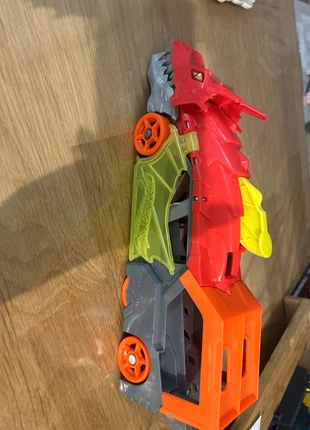 Dragon mini transporteur, marque: Hot Wheels, état: Très bon état, taille: 4 ans / 104 cm, 5,00 €, 5,95 € Protection acheteurs incluse