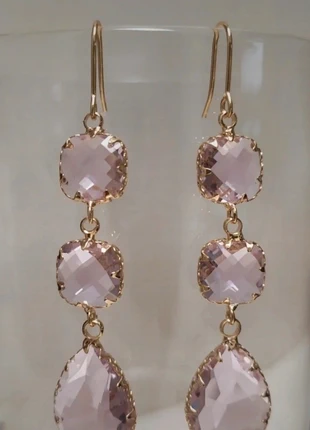 Boucles d'oreilles pendantes dorées avec trois cristaux roses transparents facettés en cascade, marke: & Other Stories, zustand: Neu, 17,00 €, 18,55 € inklusive Vinted-Käuferschutz