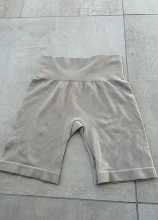 Short pull&bear femme, brand: Pull & Bear, condition: Good, size: XS / 34 / 6, €2.50, €3.33 includes Buyer Protection
