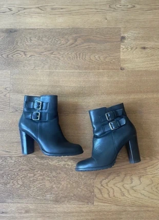 Bottines à talon noires, marque: Minelli, état: Très bon état, taille: 37, 8,00 €, 9,10 € Protection acheteurs incluse