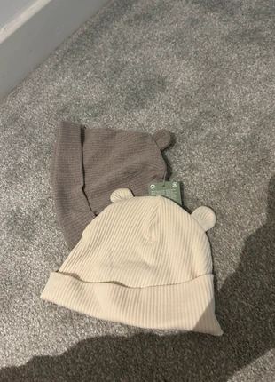 Baby hats x2, brand: H&M, condition: New with tags, size: 6-12 months, 18 inches , £2.50, £3.00 includes Buyer Protection