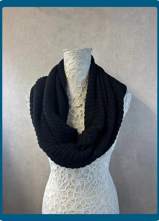 Écharpe noire en maille épaisse – Pull & Bear – Lot MI30, brand: Pull & Bear, condition: Very good, €7.10, €8.16 includes Buyer Protection Pro