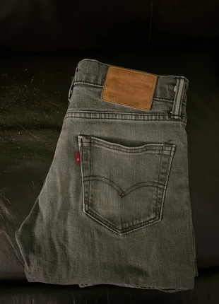Pantalon levi’s, marque: Levi's, état: Très bon état, taille: W30 | FR 40, 20,00 €, 21,70 € Protection acheteurs incluse
