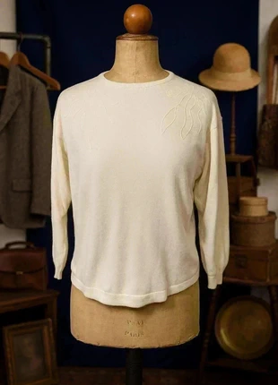 Pull vintage old money - taille 38 - beige - intemporel - broderie fleurs ton sur ton, marke: Vintage Dressing, zustand: Sehr gut, größe: M / 38 / 10, 15,00 €, 16,45 € inklusive Vinted-Käuferschutz