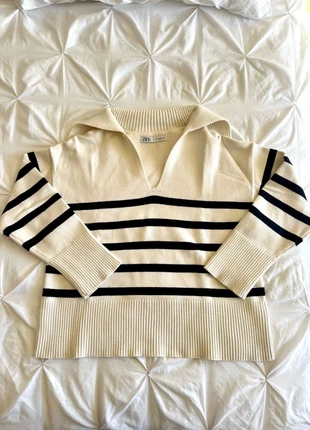 Pull col V à rayures crème et bleu marine Zara, brand: Zara, condizioni: Ottime, taglia: S / IT 40 / EU 36, €17.00, €18.55 include la Protezione acquisti