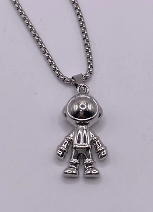 Carinissima collana in acciaio con ciondolo piccolo astronauta stilizzato, marca: Bobidibu, estado: Nuevo sin etiquetas, 6,50 €, 7,53 € Protección al comprador incluida
