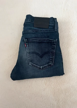 Jeans Levi’s 511 prenium bleu marine coupe droite W30 L34, marque: Levi Strauss & Co., état: Neuf sans étiquette, taille: W30 | FR 40, 29,99 €, 32,19 € Protection acheteurs incluse