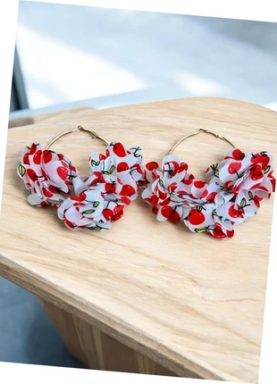 Boucles d’oreilles créoles dorées & rouge et blanc cerise en tissu, marca: Boutique vintage, estado: Muito bom, €4.00, €4.90 inclui Proteção do Comprador