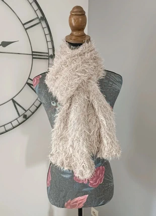 Magnifique écharpe beige à poils longs, état: Très bon état, 4,50 €, 5,43 € Protection acheteurs incluse