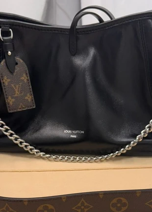 Louis Vuitton Carry all pm Nero, marke: Louis Vuitton, modell: CarryAll PM, zustand: Neu, 2 000,00 €, 2 100,70 € inklusive Vinted-Käuferschutz