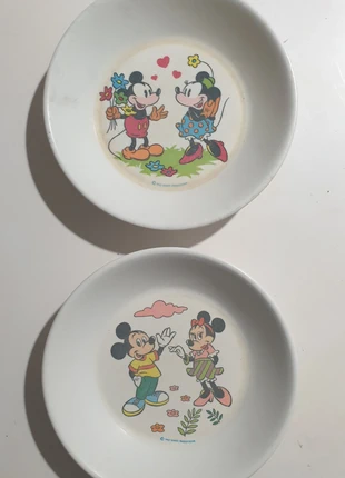 Disney Mickey 2 assiettes plastorex mélamine 1960-70 - traces d'usage, marque: Disney, état: Satisfaisant, taille: 9-12 mois / 74 cm, 6,00 €, 7,00 € Protection acheteurs incluse