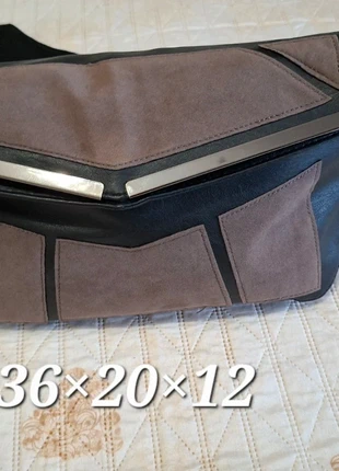 Borsa donna nera scamosciata capiente a pochette con chiusura a bottone, brand: Made In Italy, condizioni: Nuovo senza cartellino, €8.99, €10.14 include la Protezione acquisti