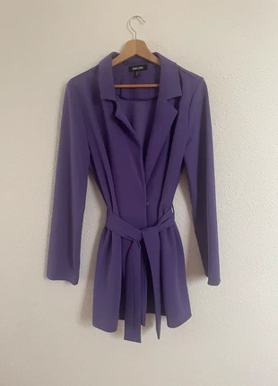 Blazer violet léger et confortable avec ruban à nouer, marca: Rebellious, estado: Novo sem etiquetas, tamanho: L / 40 / 12, €26.00, €28.00 inclui Proteção do Comprador