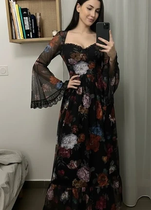 Robe gothique fleurie à manches cloches - Style rétro élégant, merk: Unique, staat: Heel goed, maat: M / 38 / 10, € 62,66, € 66,49 inclusief Kopersbescherming Pro