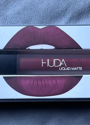 Liquid matte huda beauty, marke: Huda Beauty, zustand: Neu, mit Etikett, 7,00 €, 8,05 € inklusive Vinted-Käuferschutz