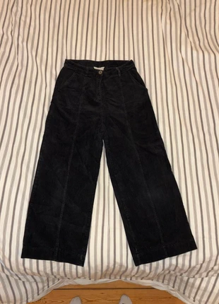 Pantalon en velours noir 🖤, marque: LOVERICHE, état: Très bon état, taille: M, 5,00 €, 5,95 € Protection acheteurs incluse