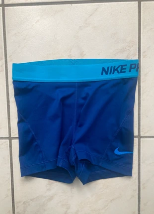 Short nike pro taille XS couleur bleu, marke: Nike, zustand: Sehr gut, größe: XS / 34 / 6, 12,50 €, 13,83 € beinhaltet Vinted-Käuferschutz Pro