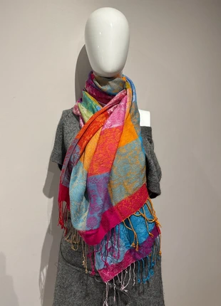 Écharpe foulard indienne multicolor, marke: Multicolor, zustand: Sehr gut, 5,00 €, 5,95 € inklusive Vinted-Käuferschutz