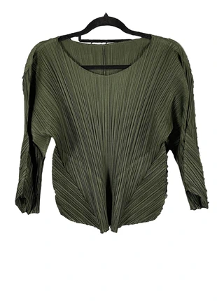 Haut plissé Pleats Please Issey Miyake, merk: Pleats Please Issey Miyake, staat: Heel goed, maat: Overige, € 220,00, € 231,70 inclusief Kopersbescherming Pro