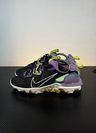 Nike React Vision – Gravity Purple / Volt – Tamanho 42 (EU), marca: Nike, estado: Muito bom, tamanho: 42, €47.90, €51.00 inclui Proteção do Comprador