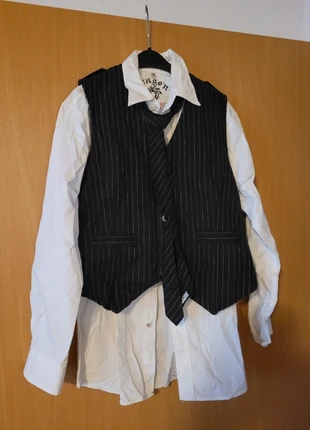 3-teiliges Set Gr.146/152 Hemd Weste Schlips, marque: C&A, état: Très bon état, taille: 12 ans / 152 cm, 22,00 €, 23,80 € Protection acheteurs incluse