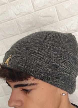 Gorro Jordan gris punto logo dorado unisex streetwear, état: Très bon état, taille: Taille unique, 10,90 €, 12,15 € Protection acheteurs incluse